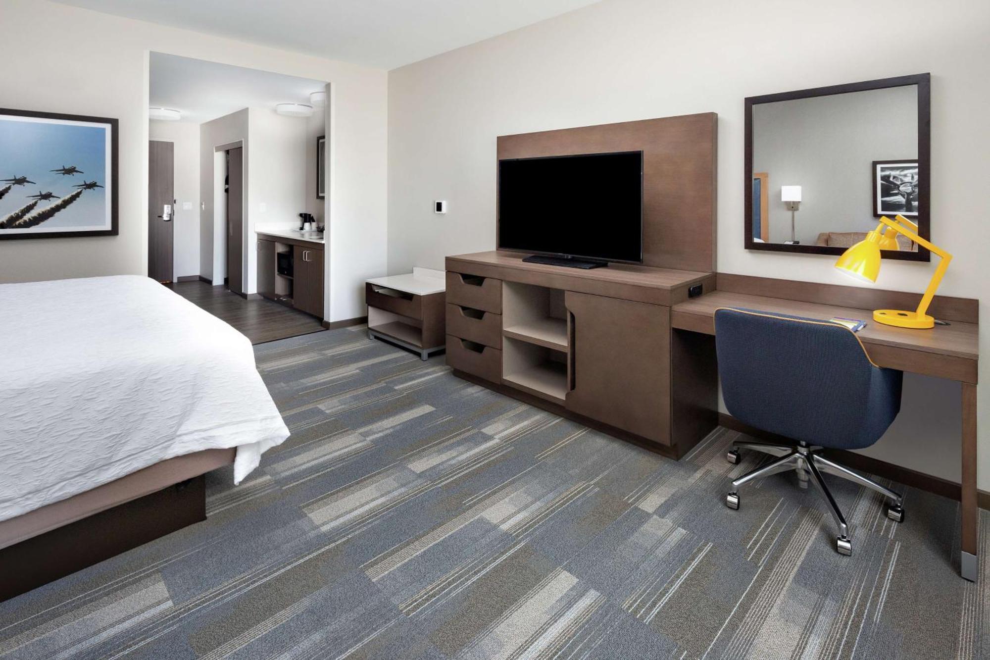 Hampton & Airport Liberty Station 3*